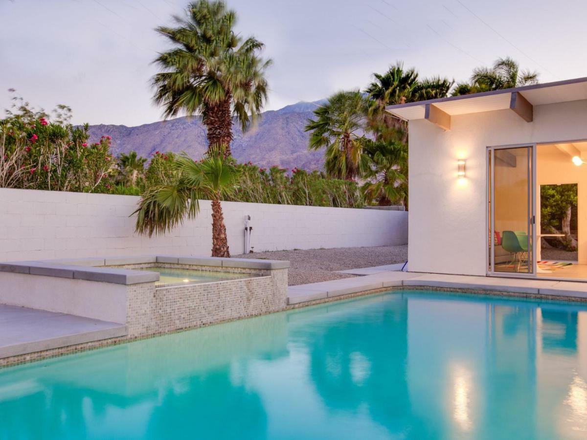 Dive-In Palm Springs Villa Exterior photo